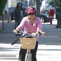 Vanessa Hudgens with her hood up over her cap | Picture 89134